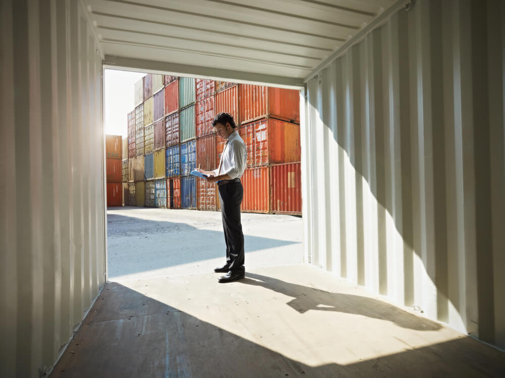 How much does a shipping container weigh?