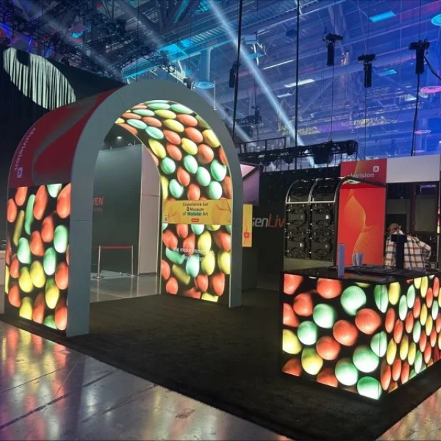 signature led trade show arch and counter
