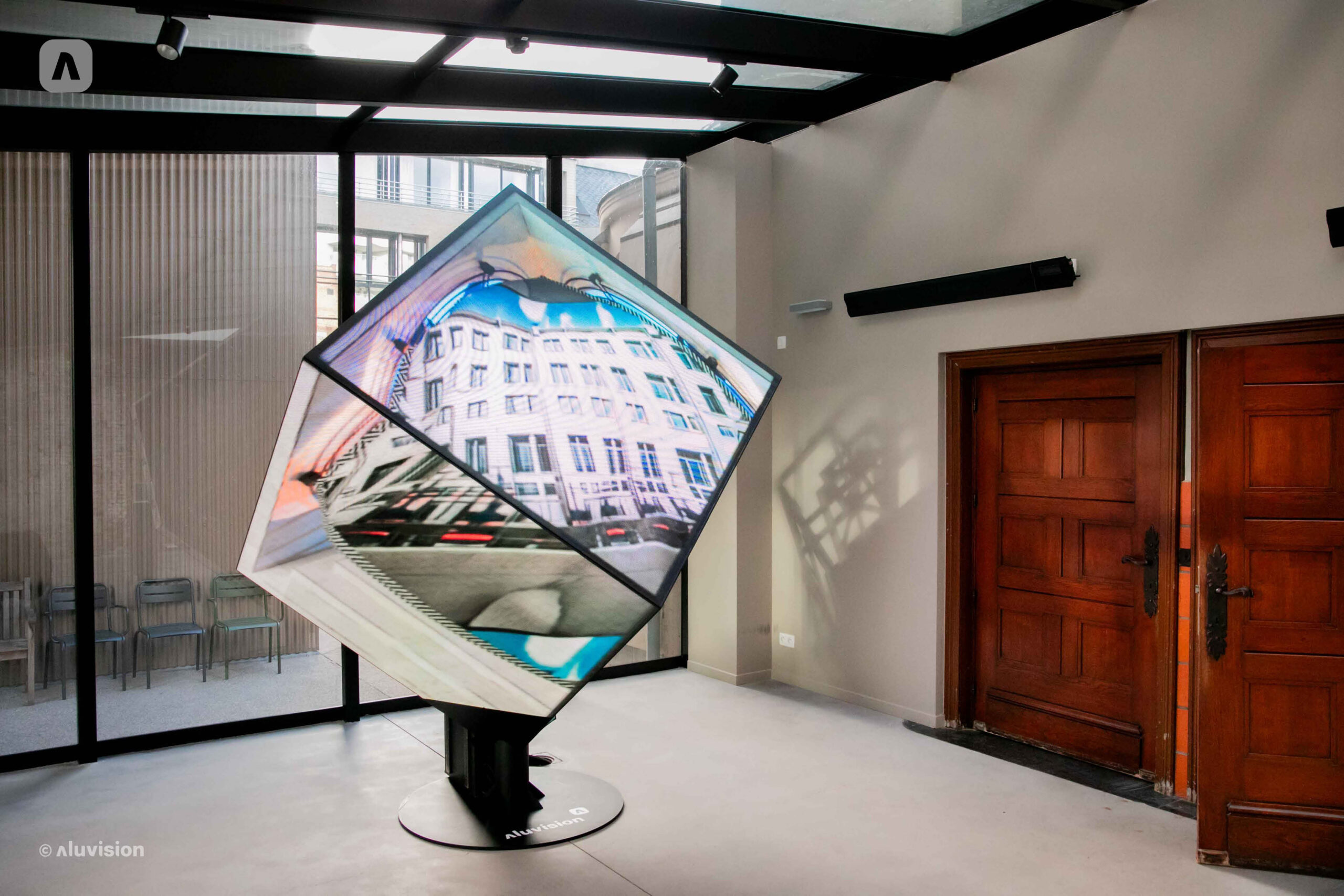 led exhibit diamond cube