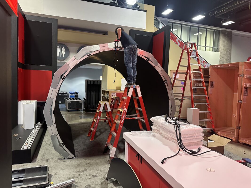 custom trade show booth solutions provider