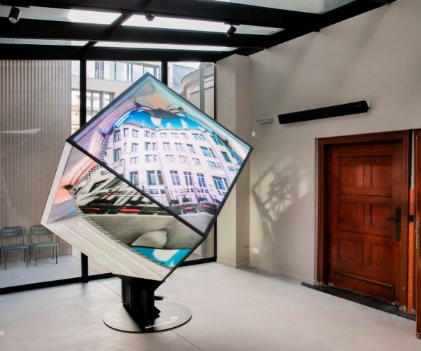 led exhibit diamond cube