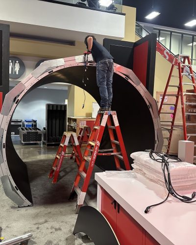custom trade show booth solutions provider