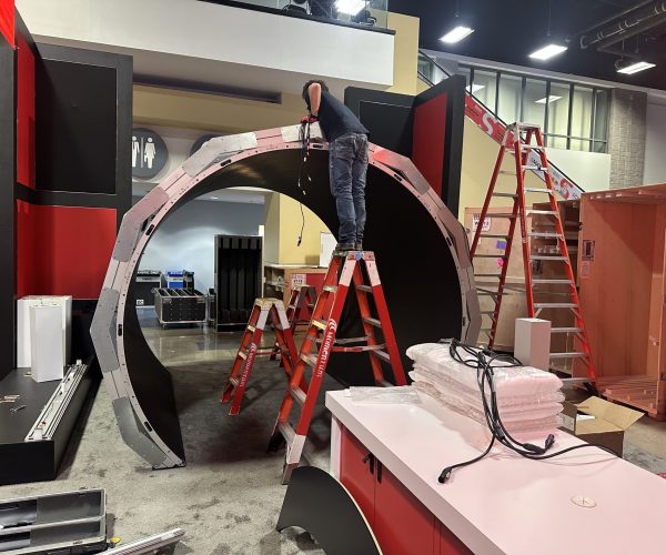 custom trade show booth solutions provider