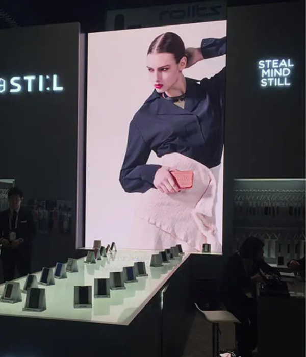 vertical seamless led video wall for trade show