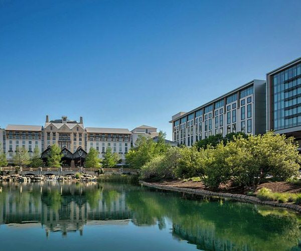 what is the gaylord texan convention center